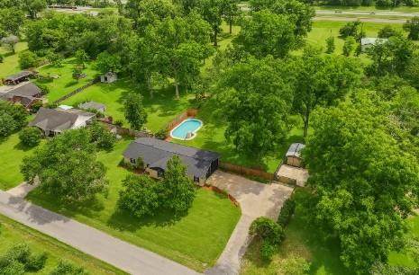 249 Pecan Estates Road - Photo 1