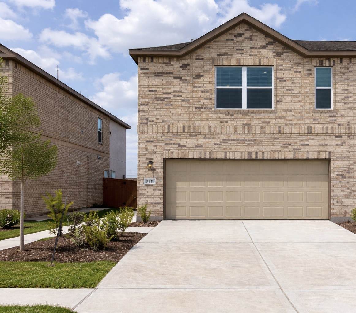 2211 Salinas Dr - Photo 1