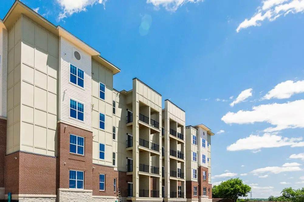 607 Lenore St - Photo 1