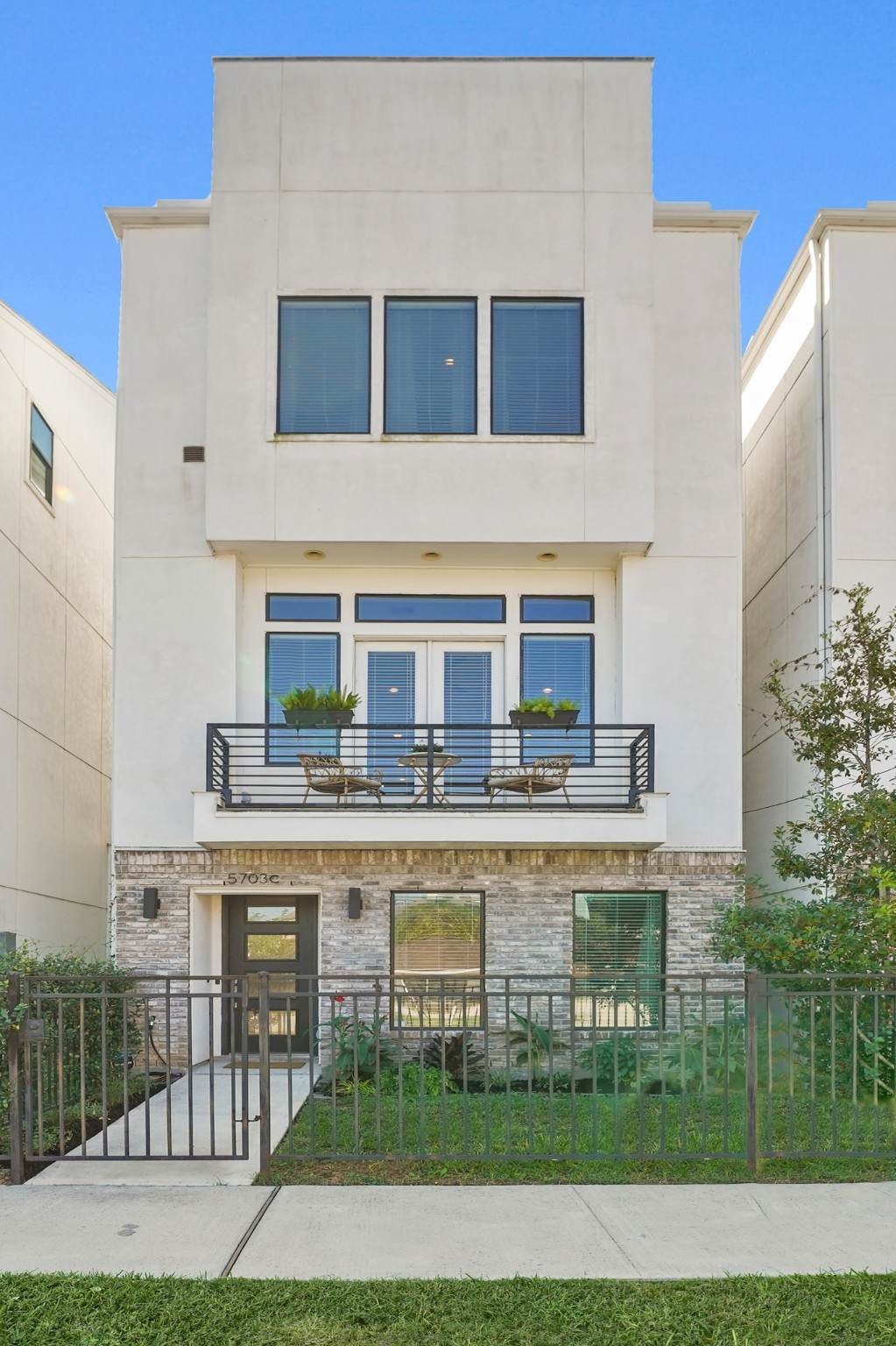 5703 Larkin Street - Photo 1