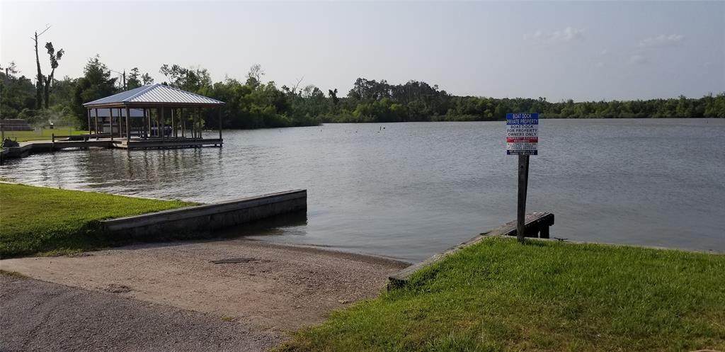 279 Oak Lee Drive - Photo 1