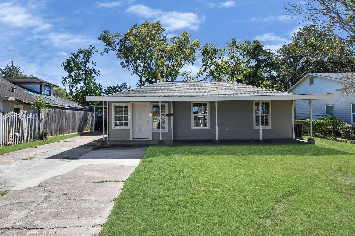 1222 Bernard Street - Photo 1