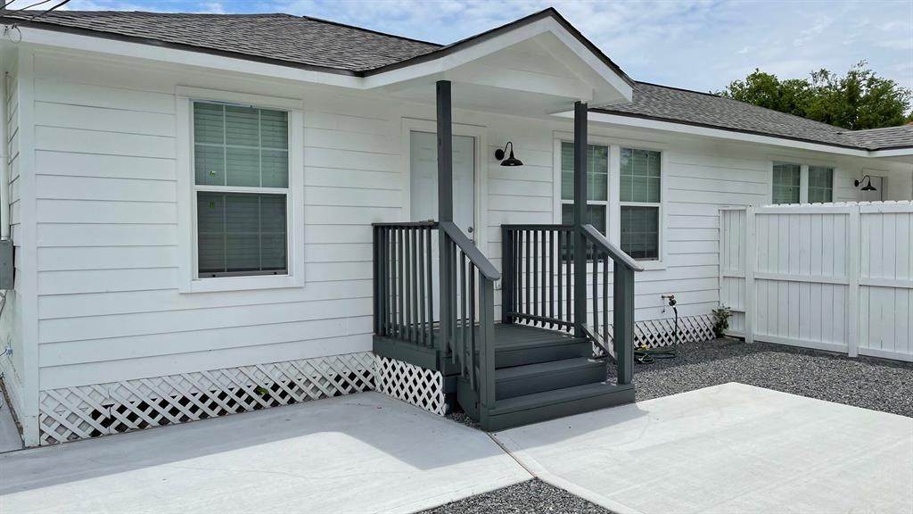 2610 Cochran Street - Photo 1