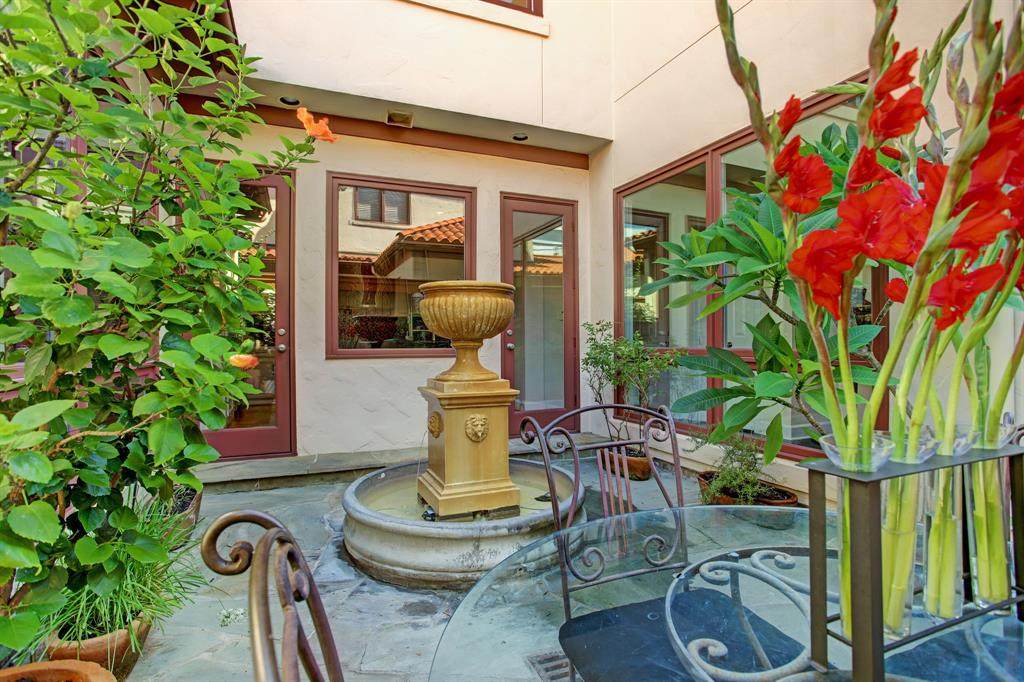 2522 Kingston Street - Photo 1