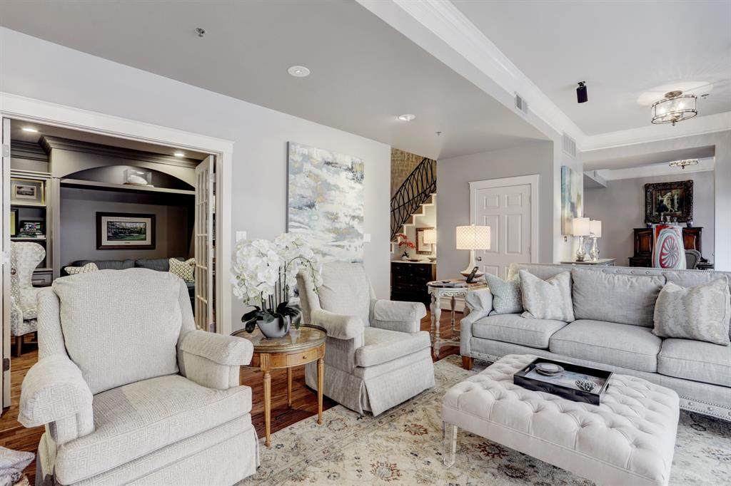 2520 Robinhood Street - Photo 1