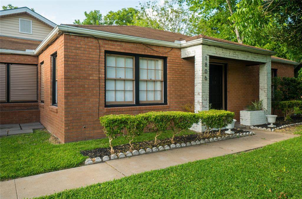 1806 Oleander Drive - Photo 1