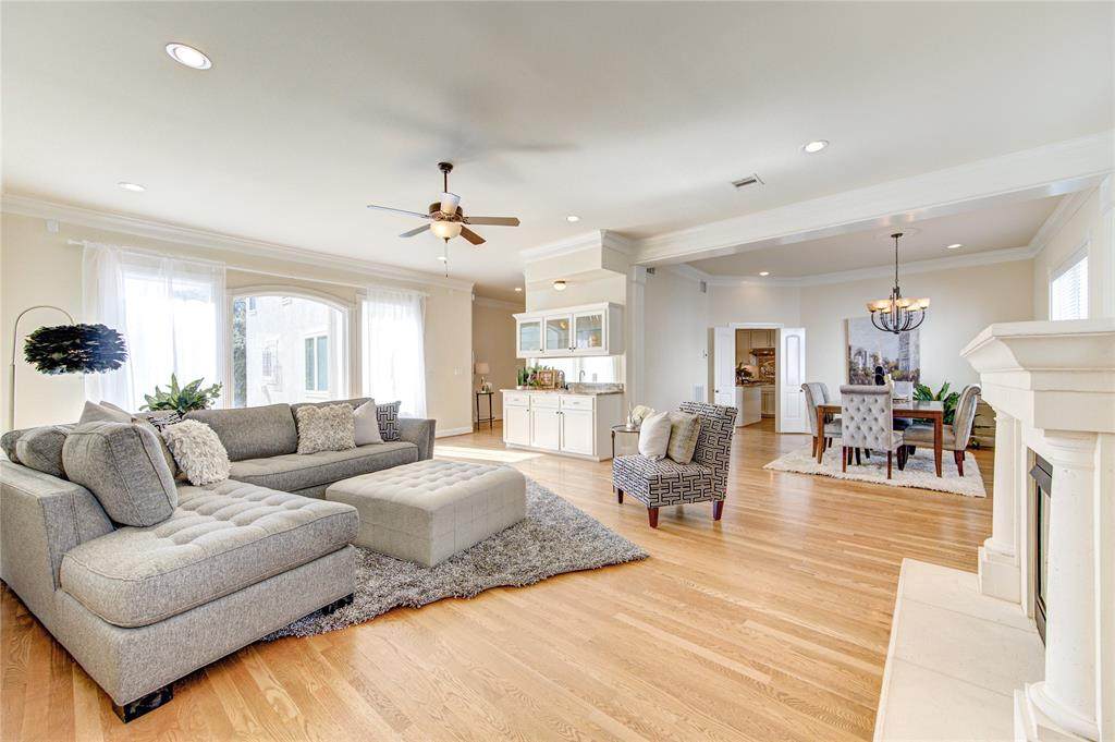 1324 Bell Street - Photo 1