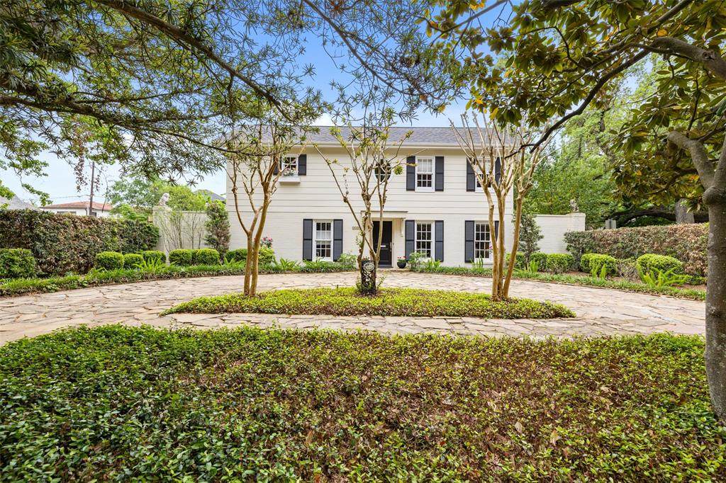 2141 Albans Road - Photo 1