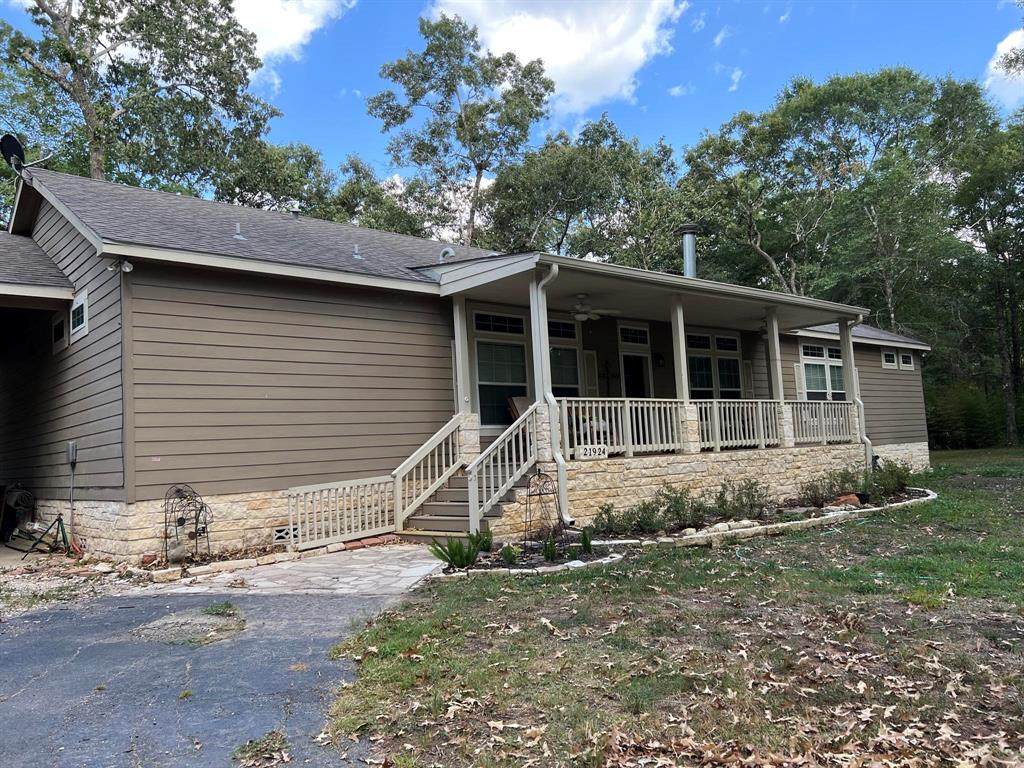 21924 Stillwater Boulevard - Photo 1