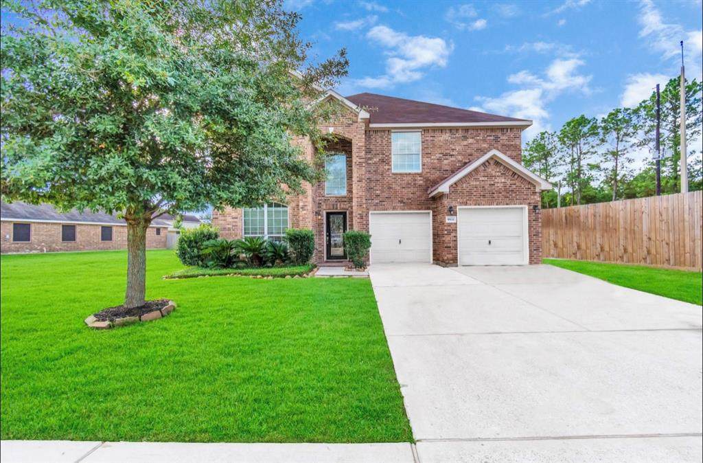 9906 Lynnwood Drive - Photo 1