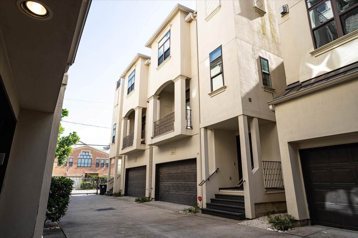 5648 Larkin Street - Photo 1