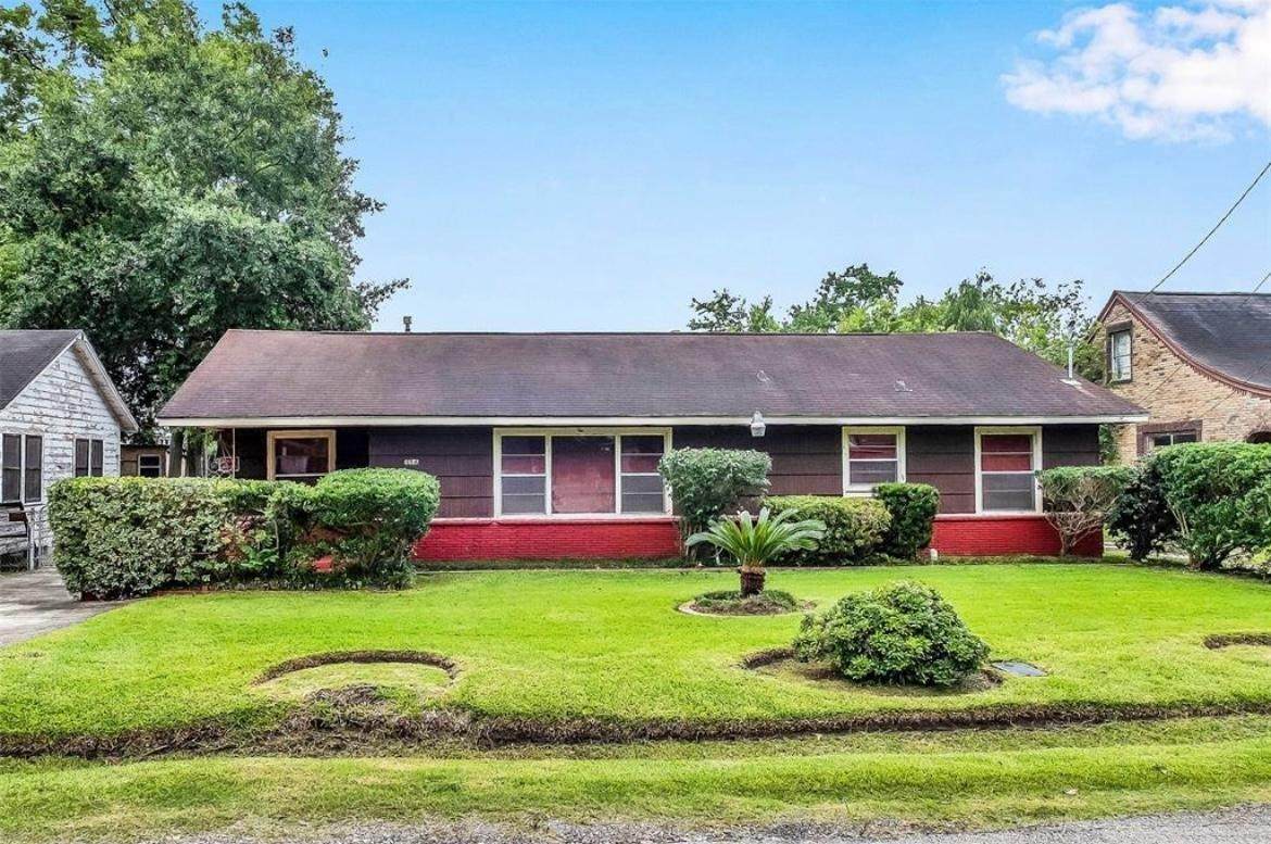 6627 Eastwood St Street - Photo 1