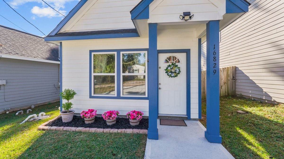 16829 W Forrestal - Photo 1