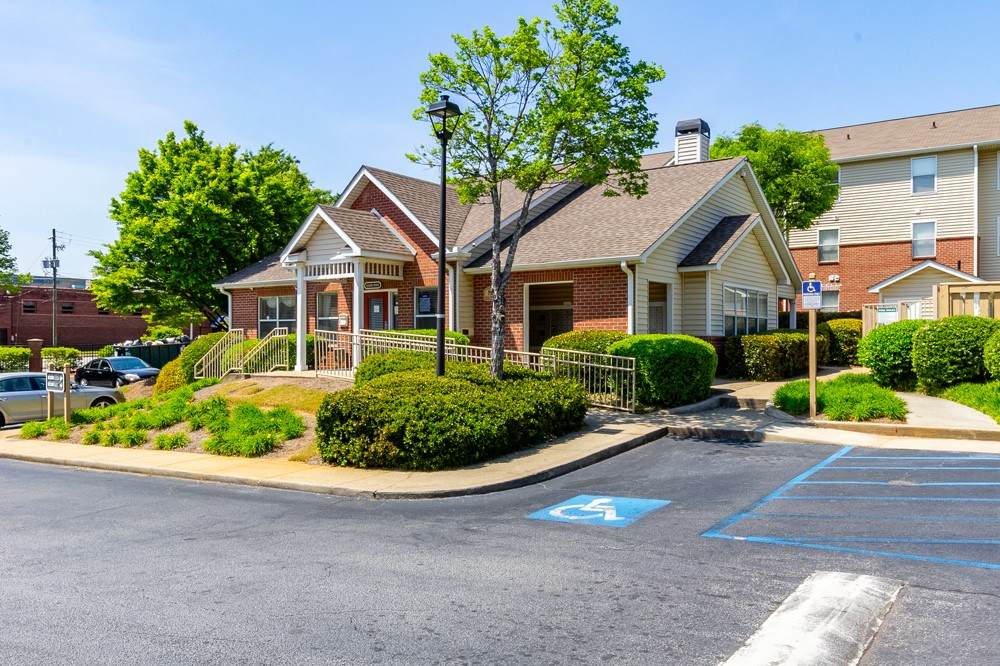 835 Oglethorpe Pl - Photo 1