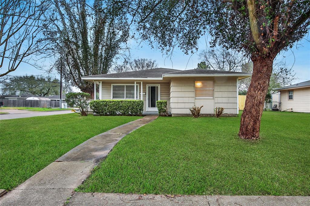 2701 Marshall Street - Photo 1