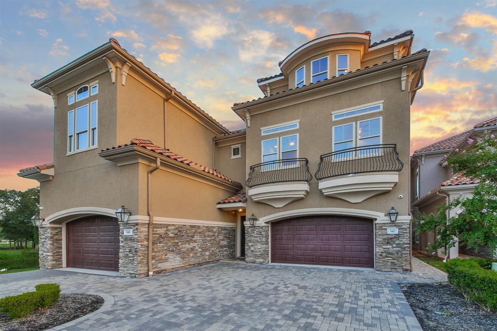 142 La Vie Drive - Photo 1