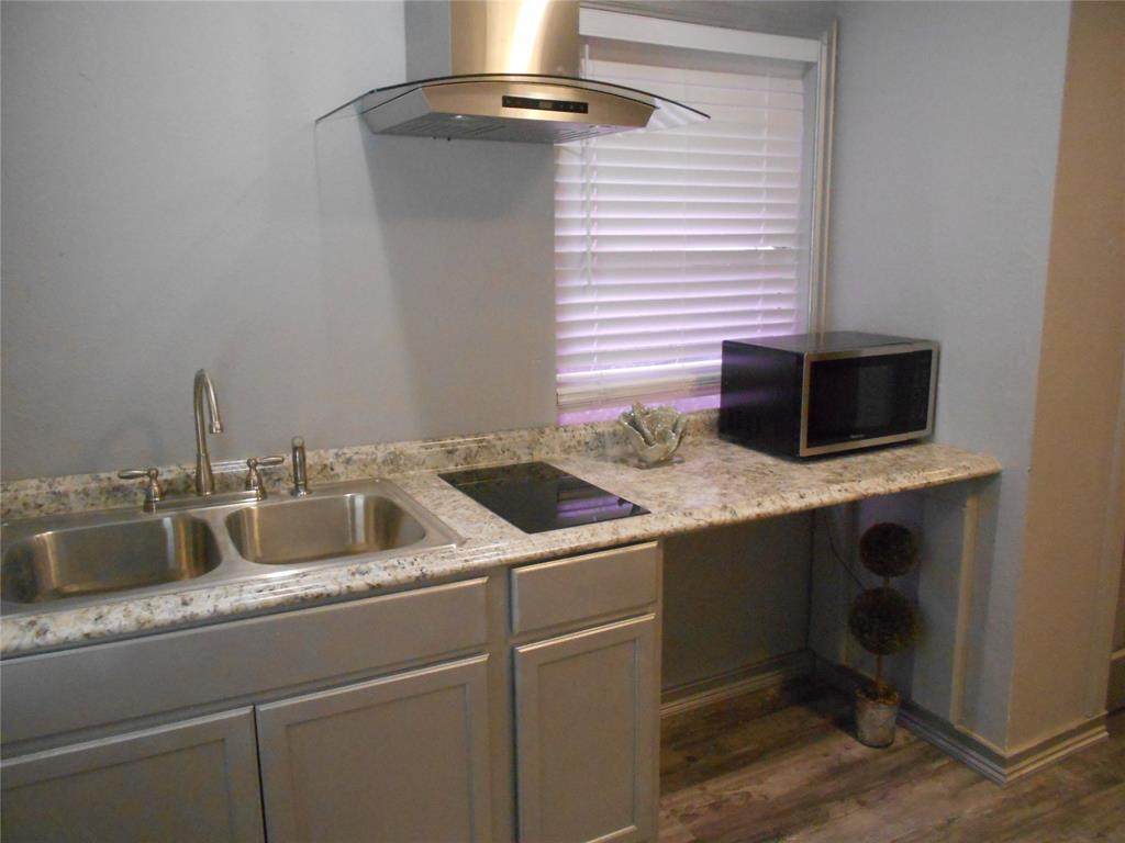 1015 11th Street - Photo 1