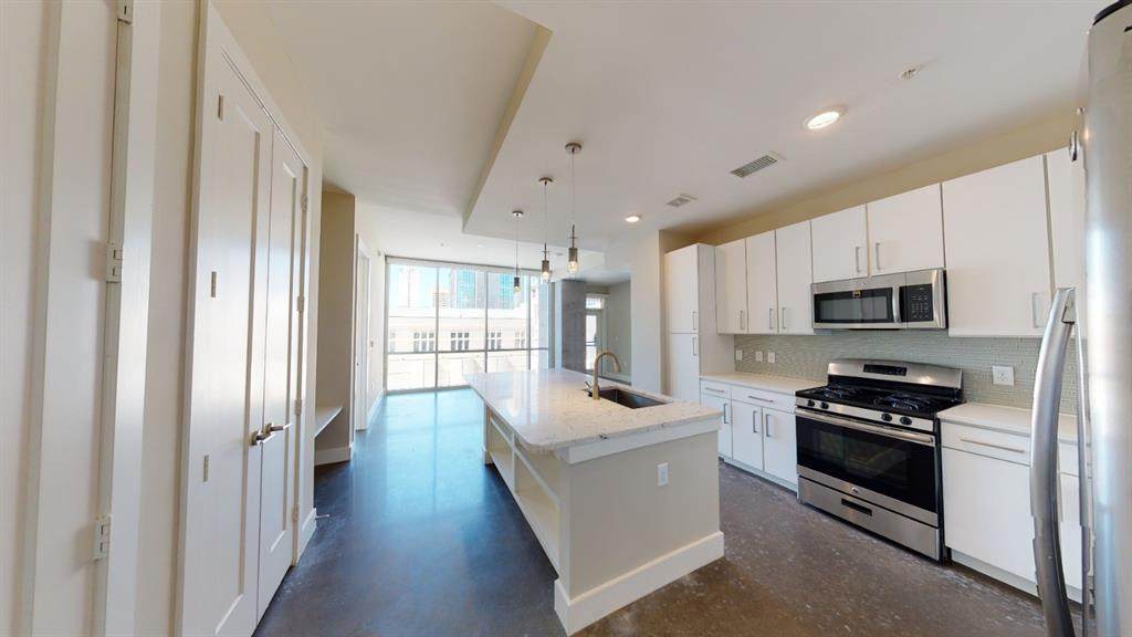 1825 N San Jacinto St - Photo 1
