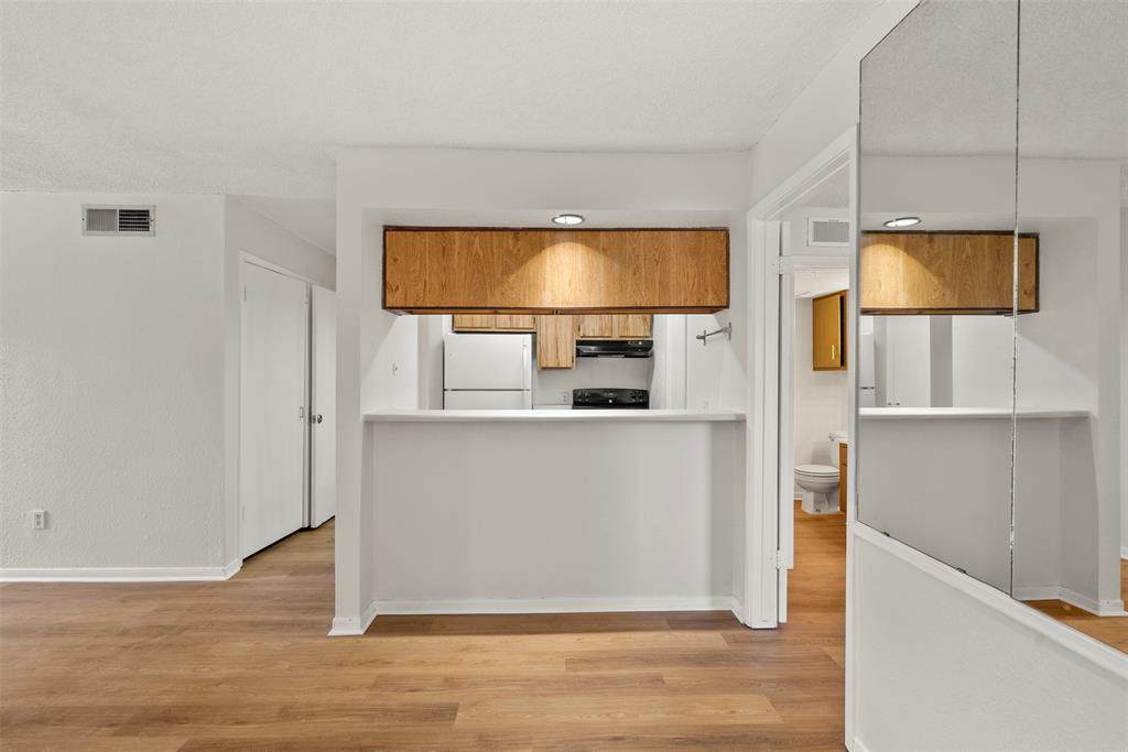 1516 Bay Area Boulevard - Photo 1