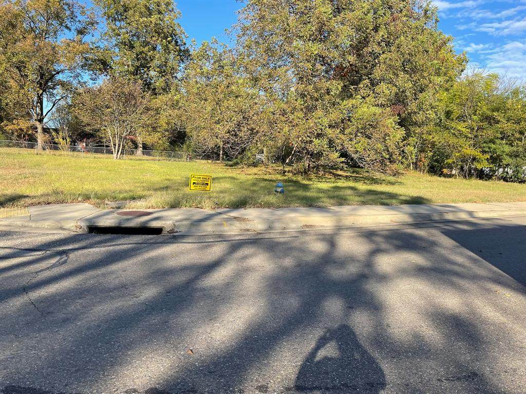 801 Graham Street - Photo 1