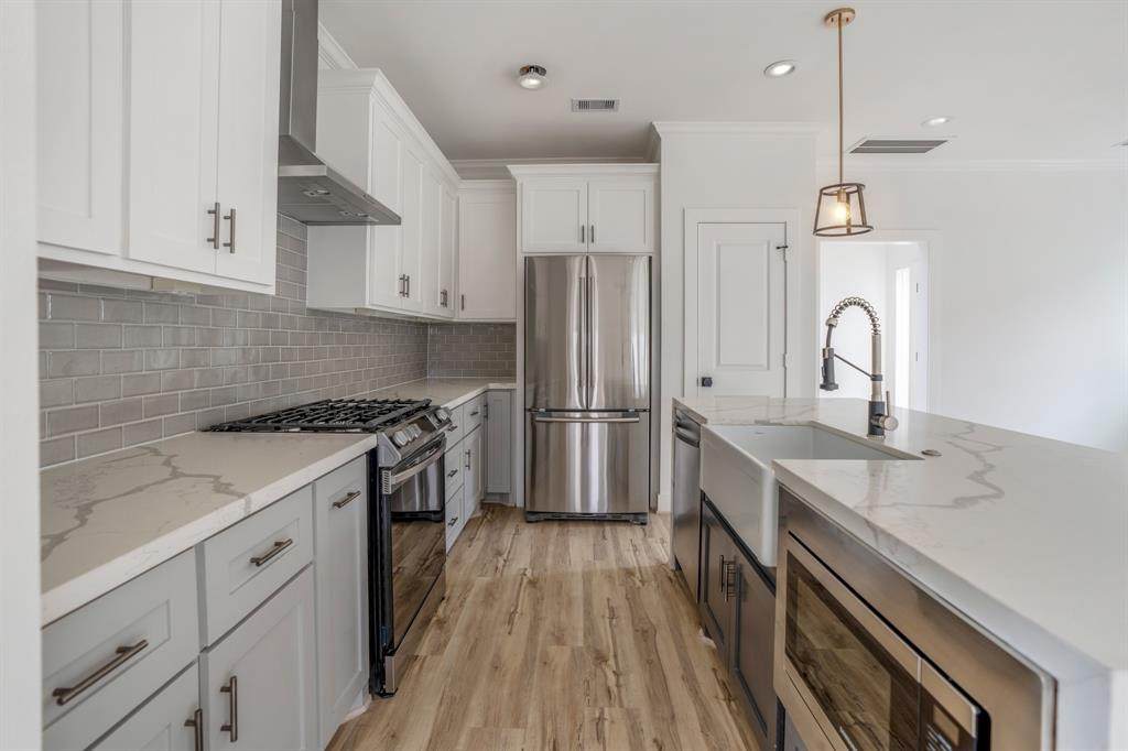 3322 Delhi Street - Photo 1