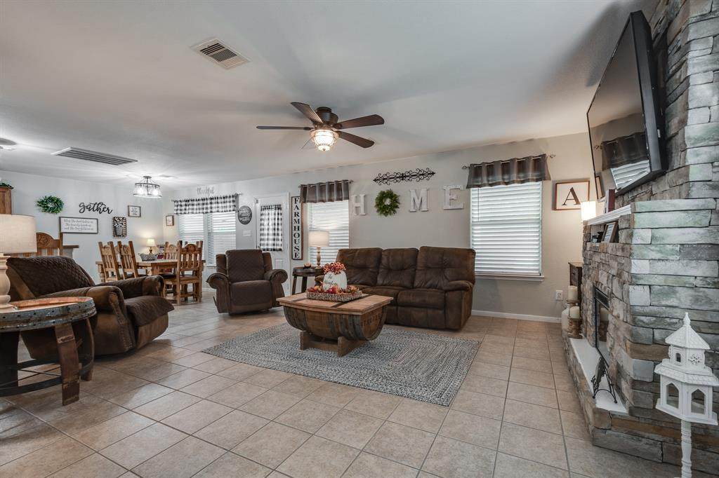 310 Oakdale Street - Photo 1