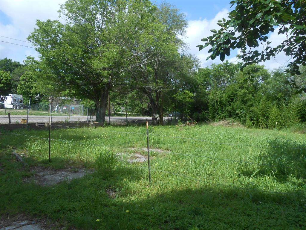 5033 Acres Drive - Photo 1