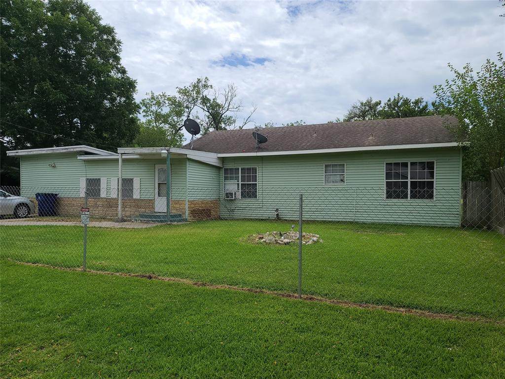 2923 3rd Avenue - Photo 1
