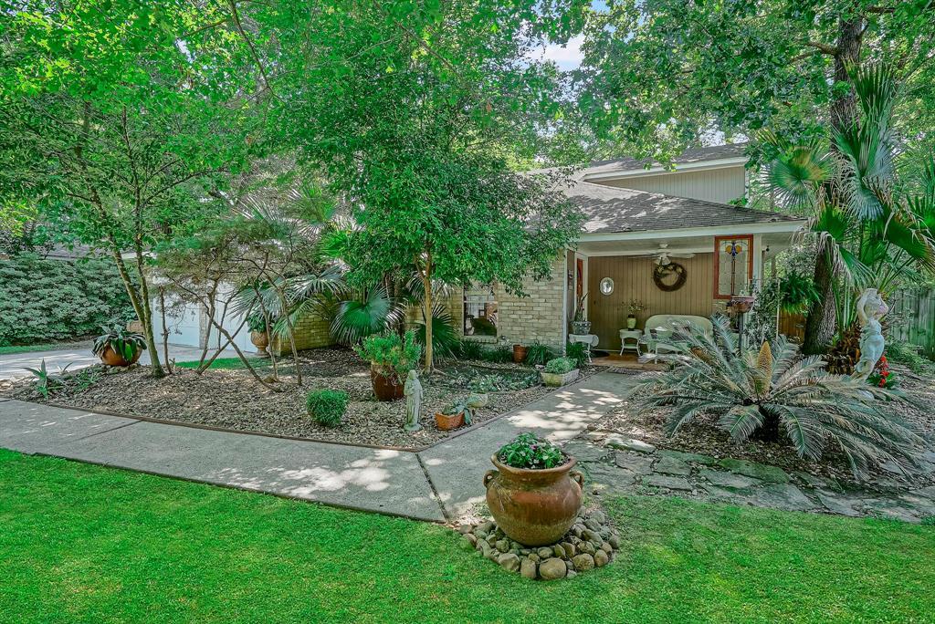4 Brook Pebble Court - Photo 1