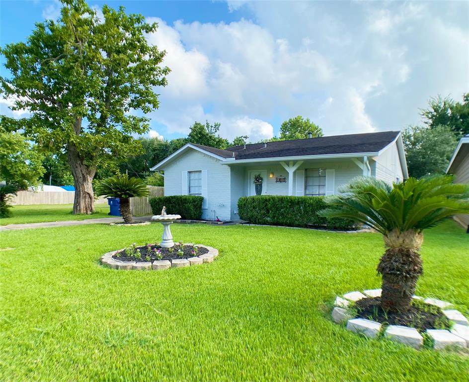 1607 Avenue R - Photo 1