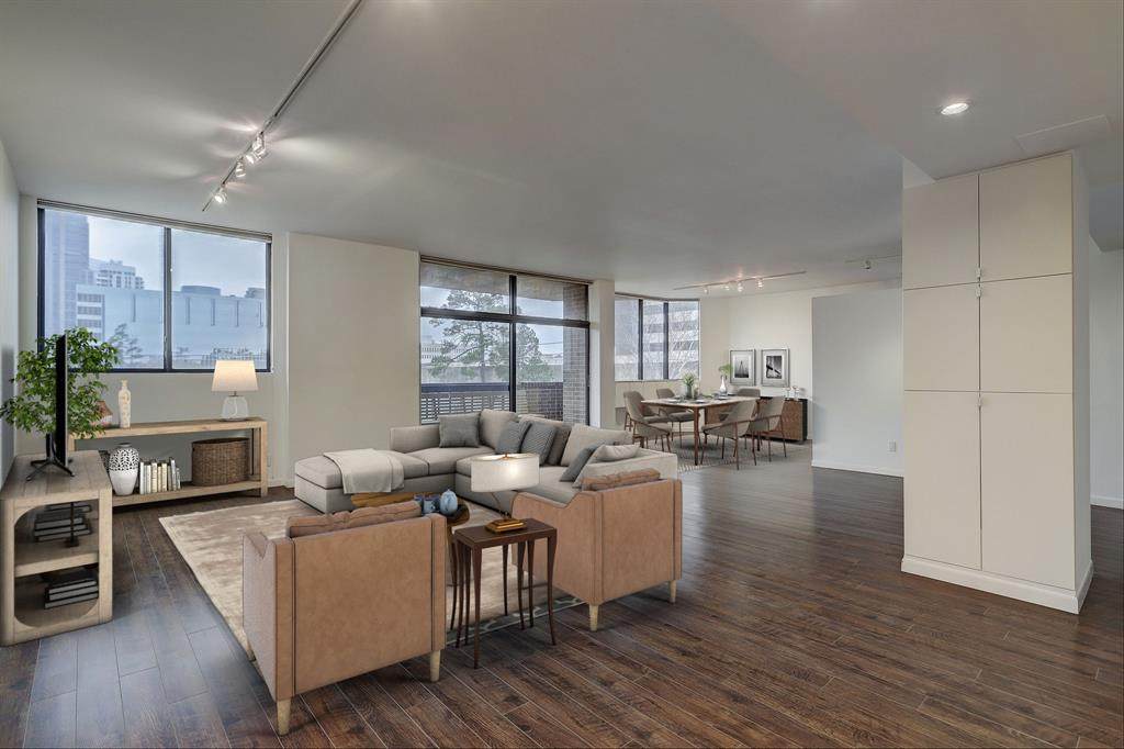 21 Briar Hollow Lane - Photo 1