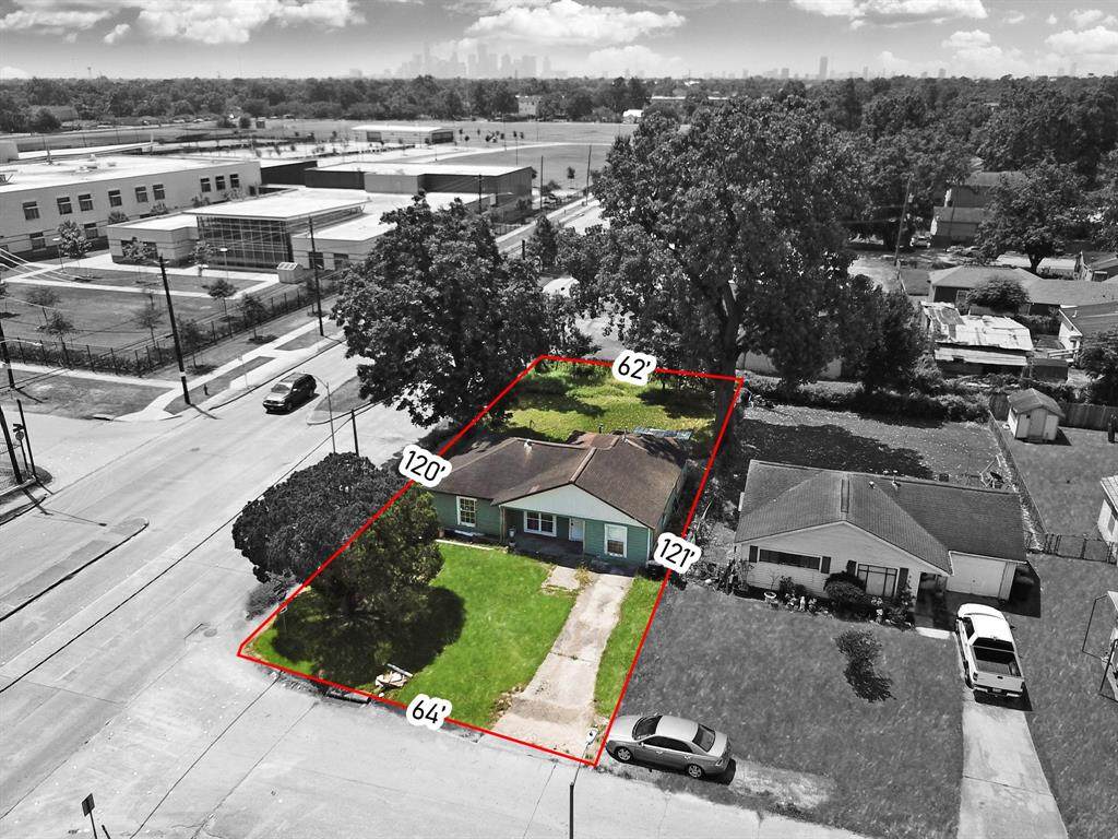 205 Hyta Street - Photo 1