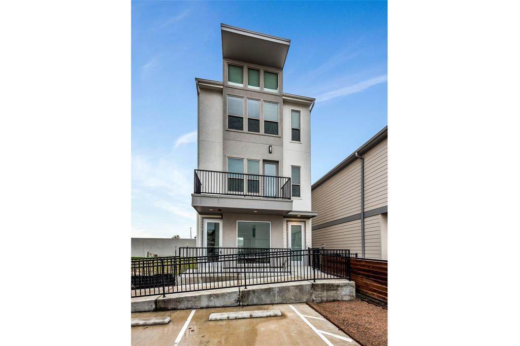 482 Centro Circle - Photo 1