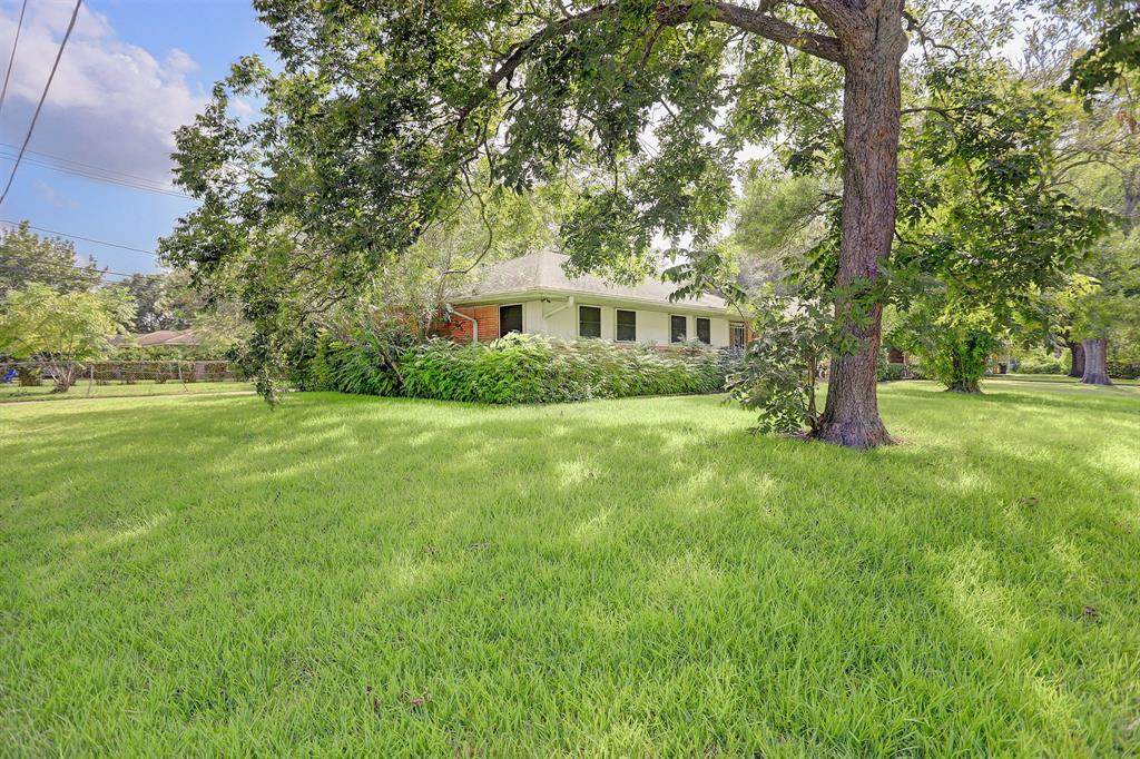 4701 Kingfisher Drive - Photo 1