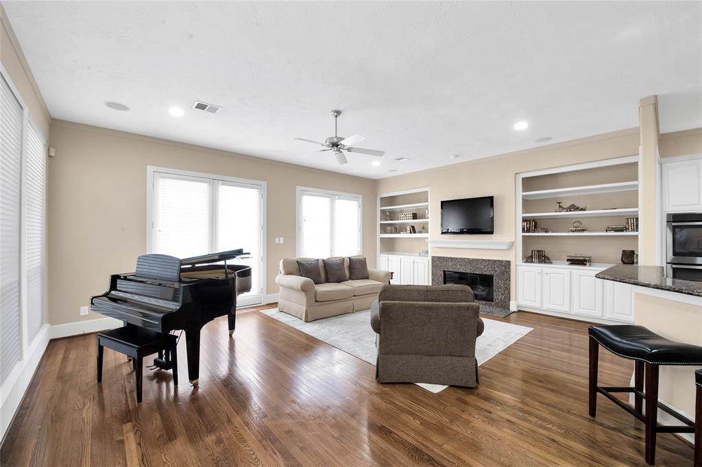 5506 Hidalgo Street - Photo 1