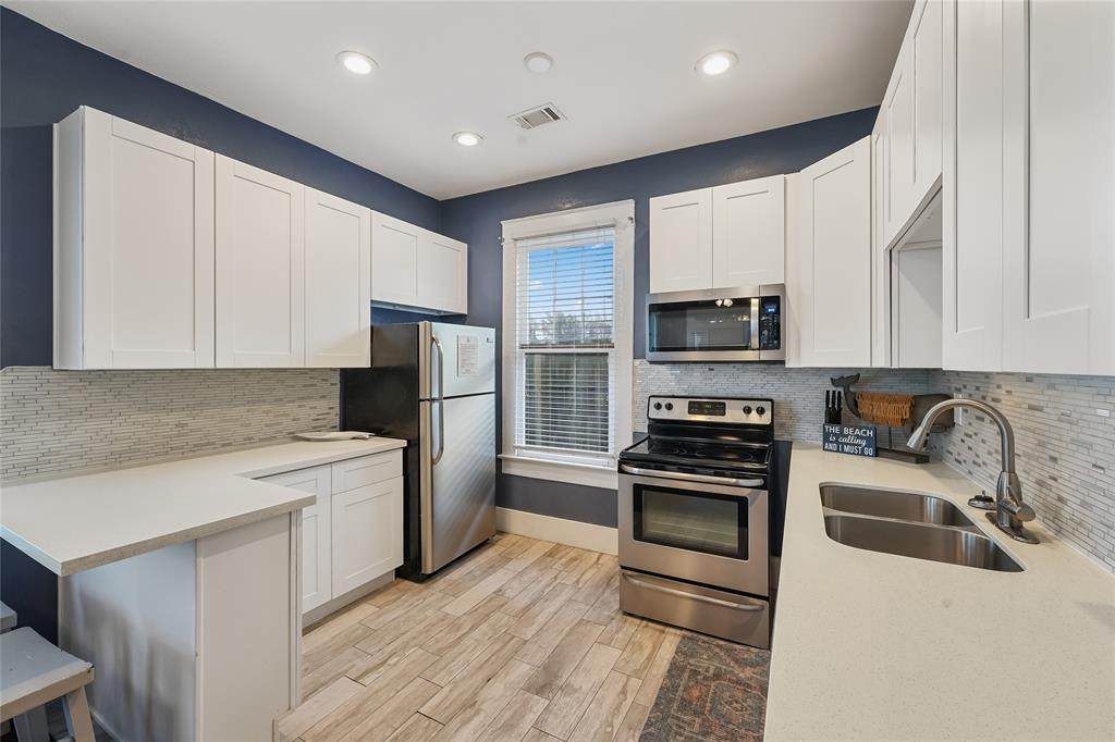 2314 31st Street - Photo 1