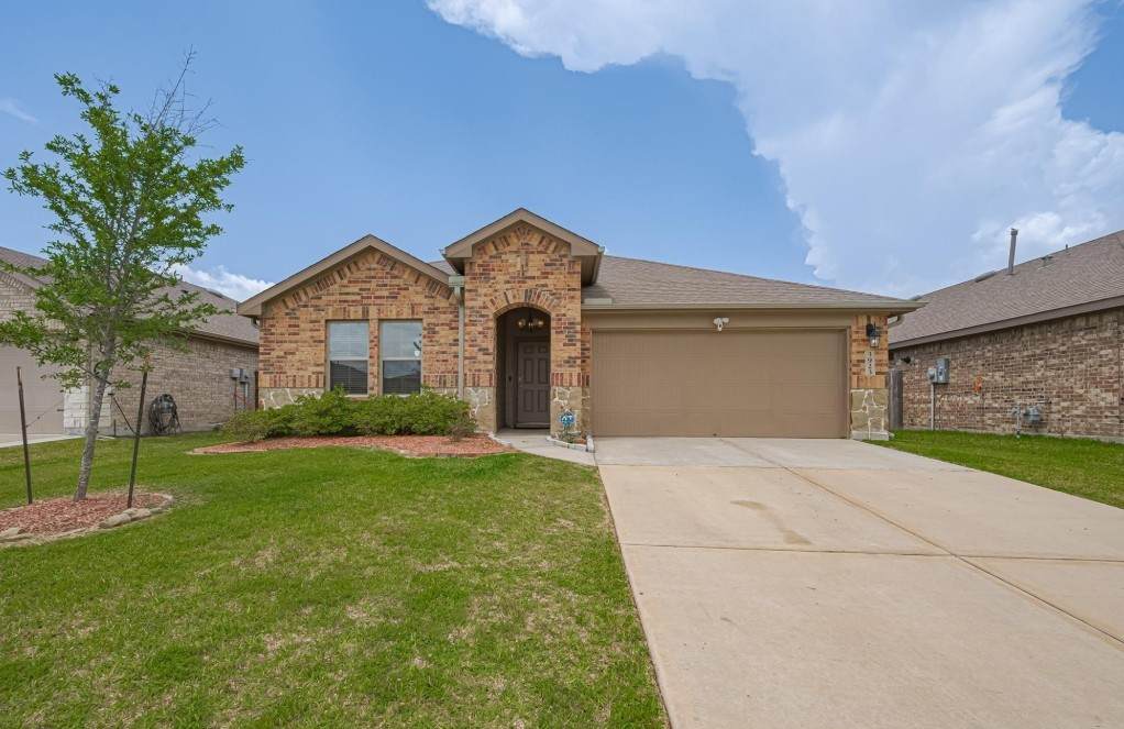 3923 Hawaiian Court - Photo 1