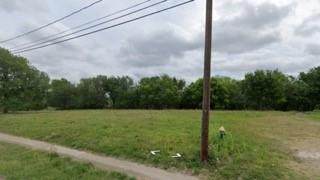 2636 North Freeway - Photo 1