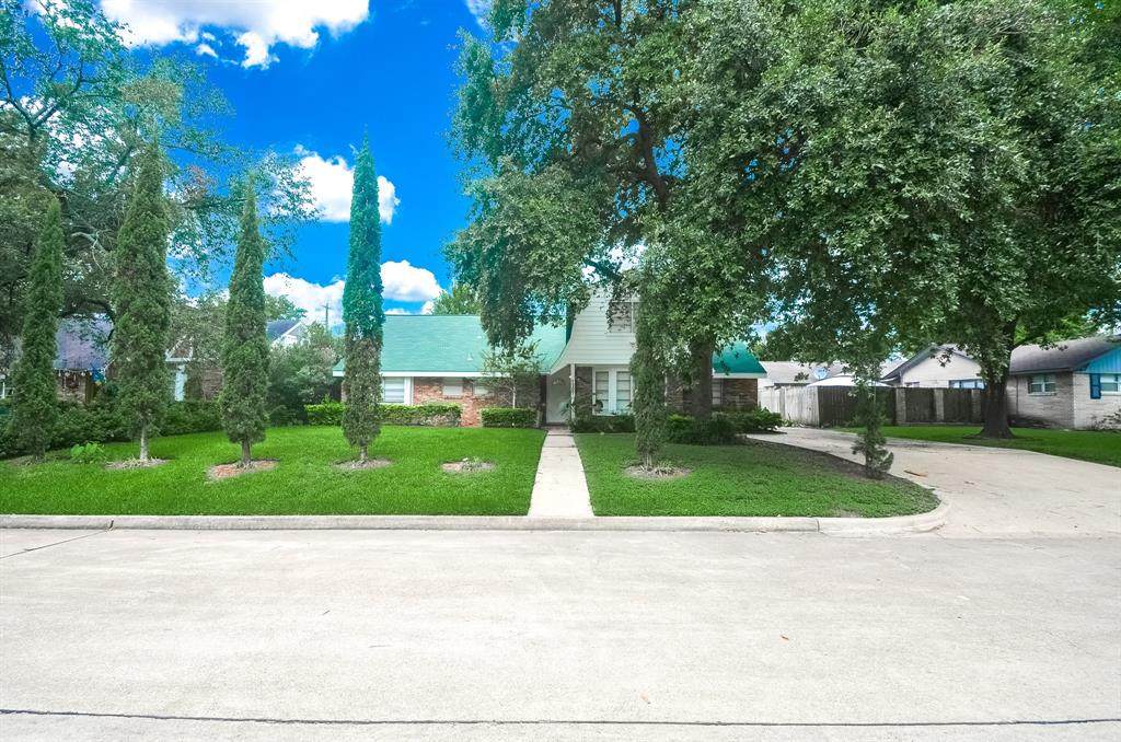 1207 Wisterwood Drive - Photo 1