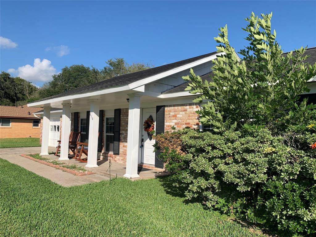 614 Forest Avenue - Photo 1