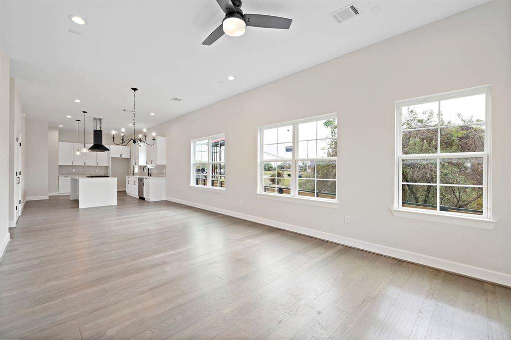 500 Vincent Street - Photo 1