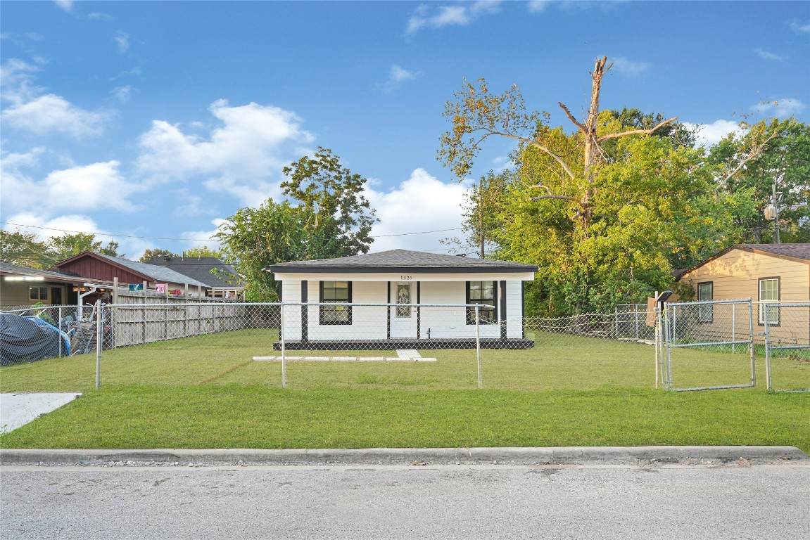 1426 17th Street - Photo 1