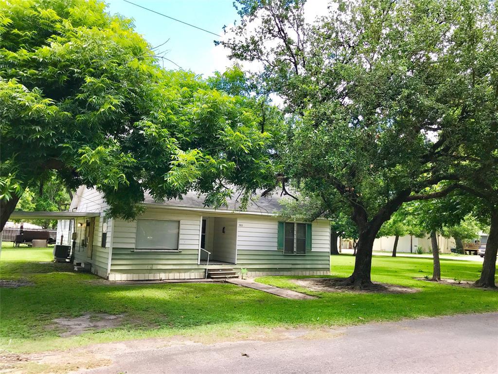 1513 11th Street - Photo 1