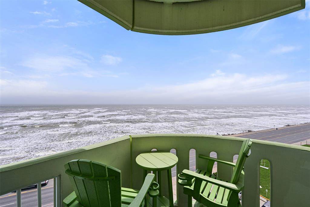 9420 Seawall Boulevard - Photo 1