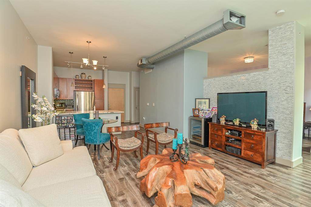 1901 Post Oak Boulevard - Photo 1