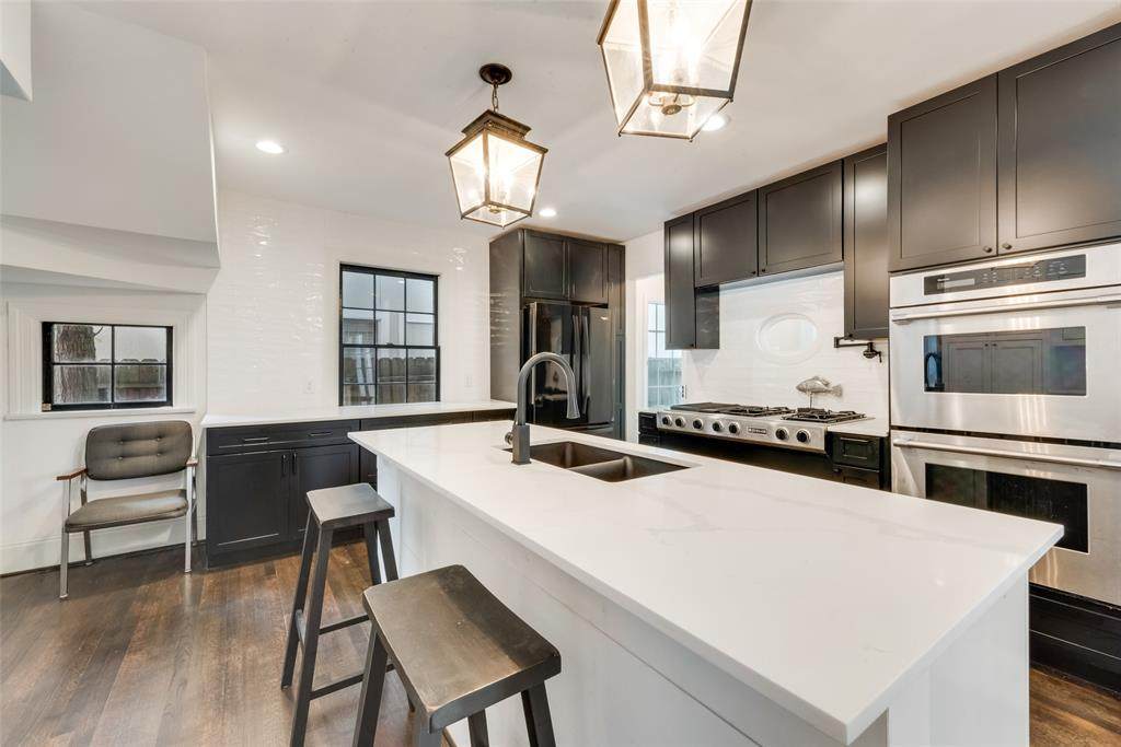 3221 Oakdale Street - Photo 1