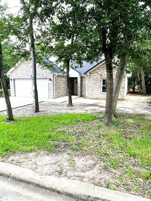 1112 Holly Springs Drive - Photo 1