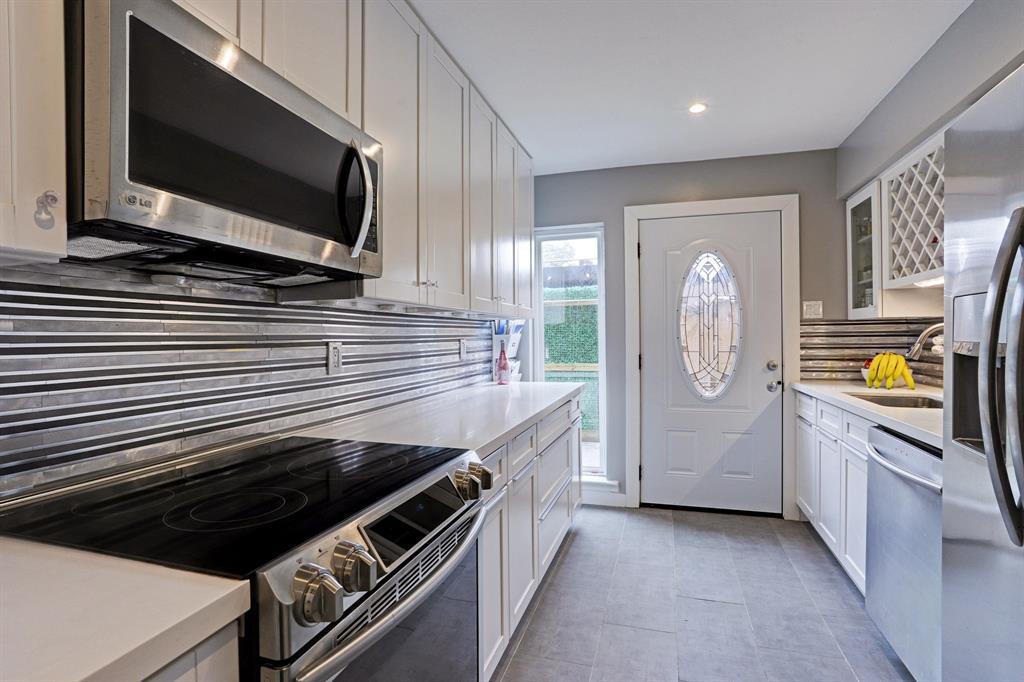 7600 Burgoyne Road - Photo 1