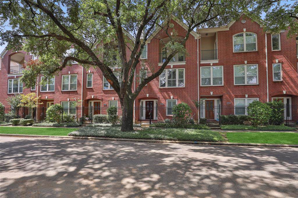 1012 La Rue Street - Photo 1