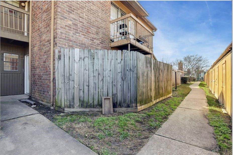 9550 Deering Drive - Photo 1